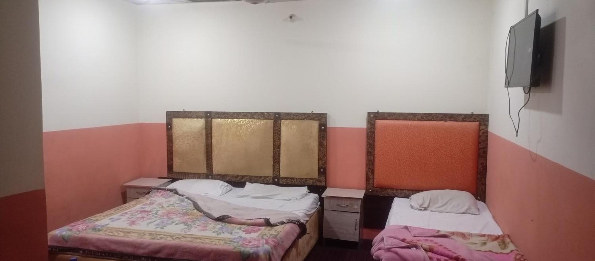 New Pak Royal Hotel Lahor Dış mekan fotoğraf